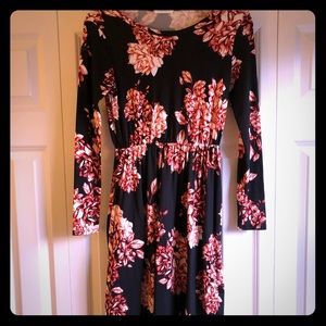 Long sleeve floral dress knee length size small
